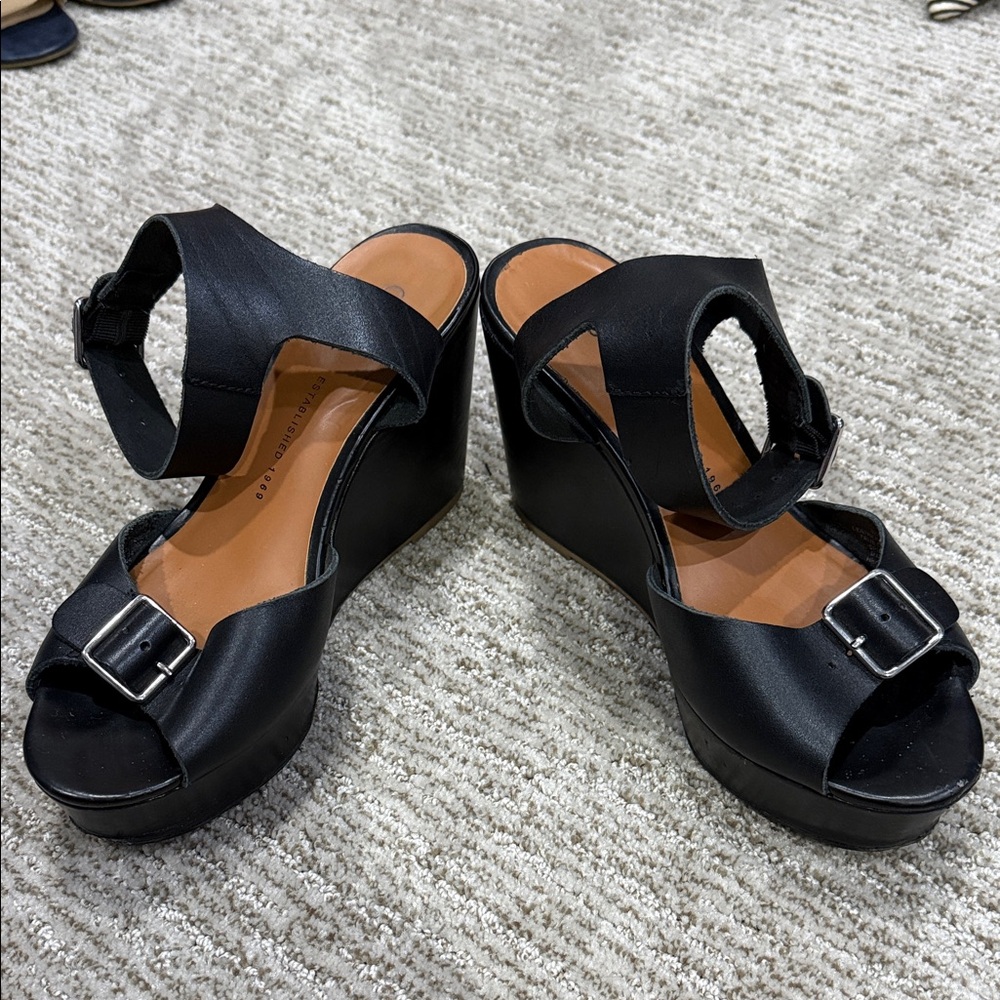 Gap Leather Black Wedge Sandals Size 9